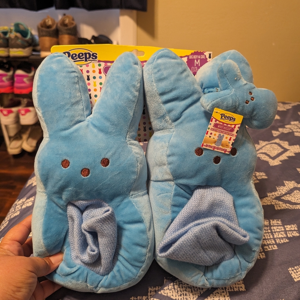 Unisex bunny slippers!!